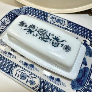 VTG Pyrex Town Blue butter dish
